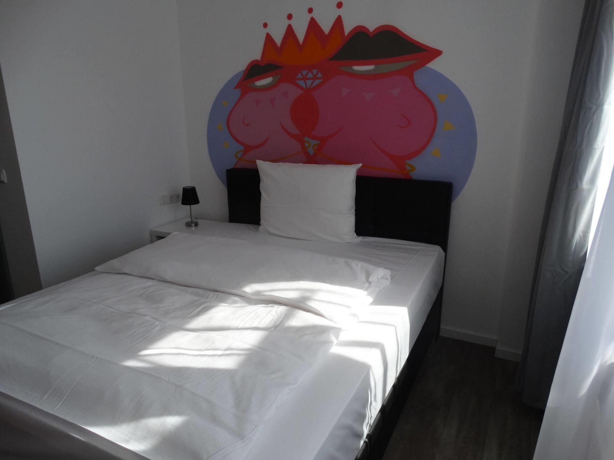 Hotel Stay Ессен Екстер'єр фото
